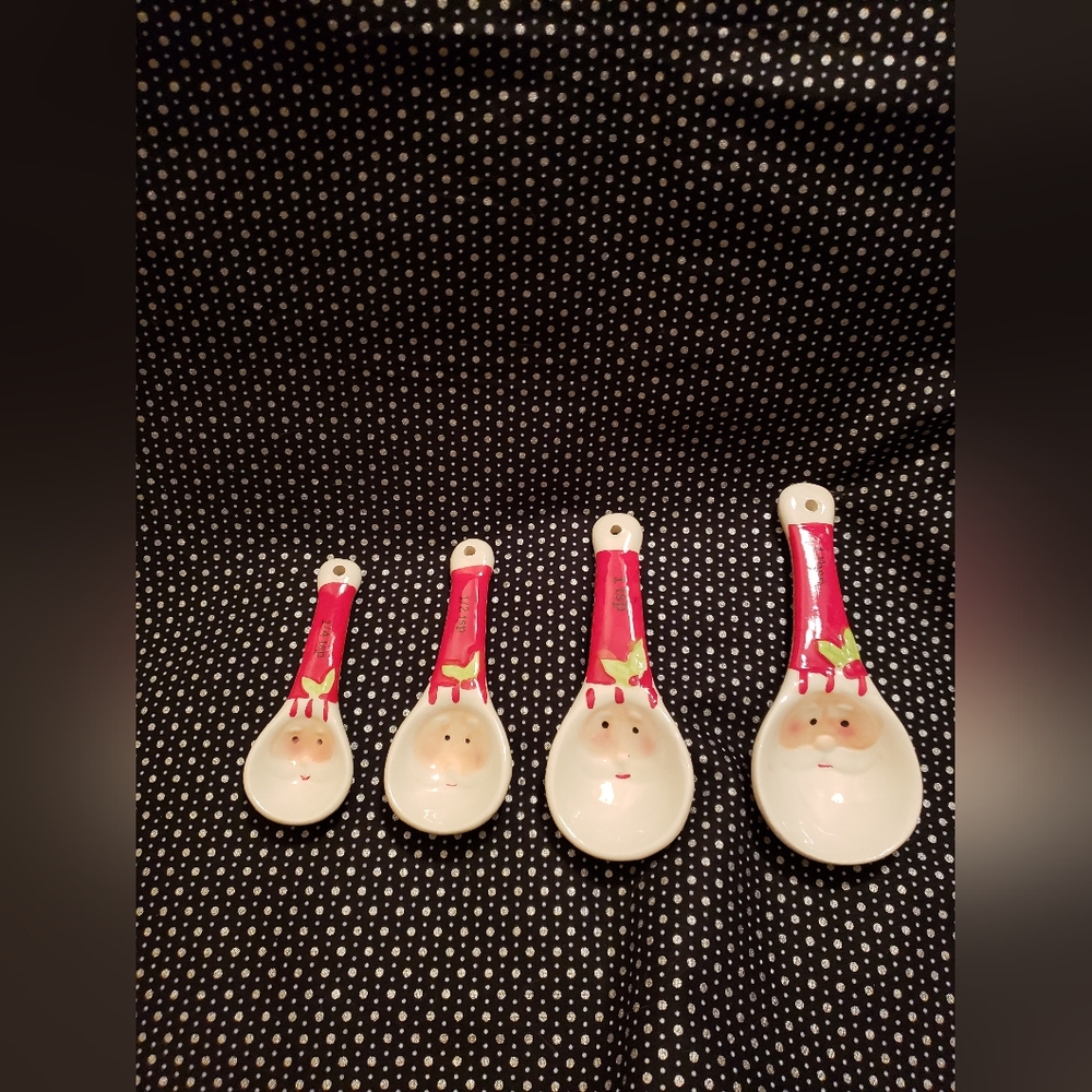 Santa Claus Christmas Measuring Spoons NWT